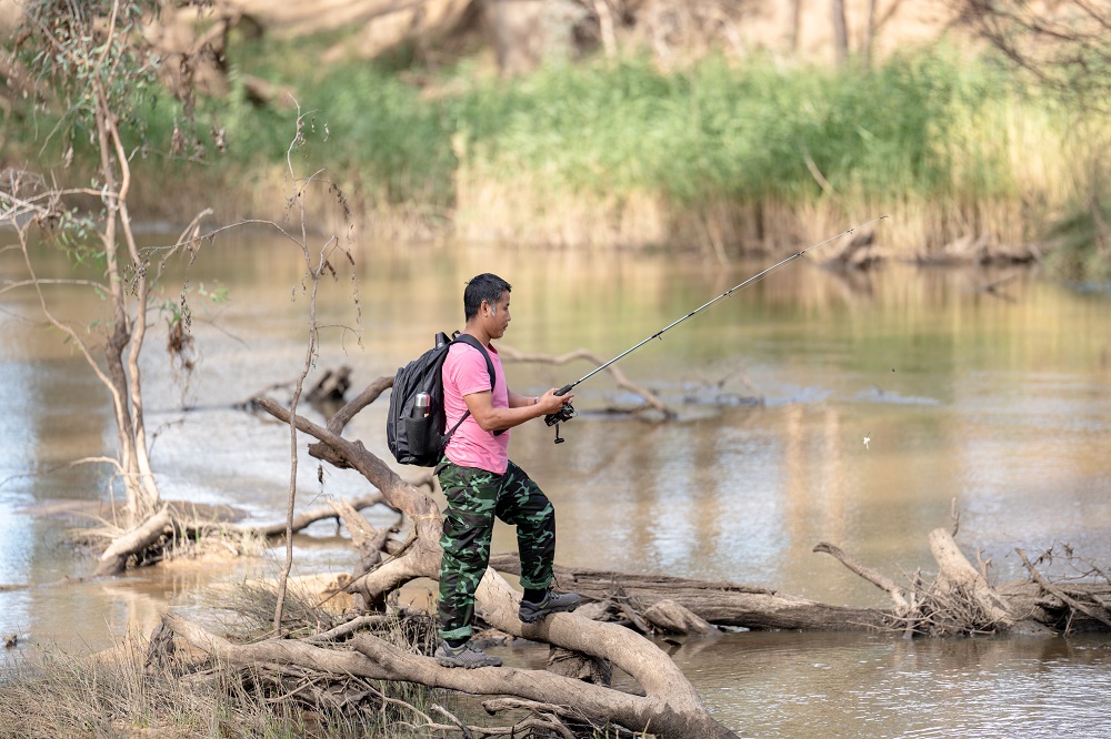 Fishing_by_the_Loddon